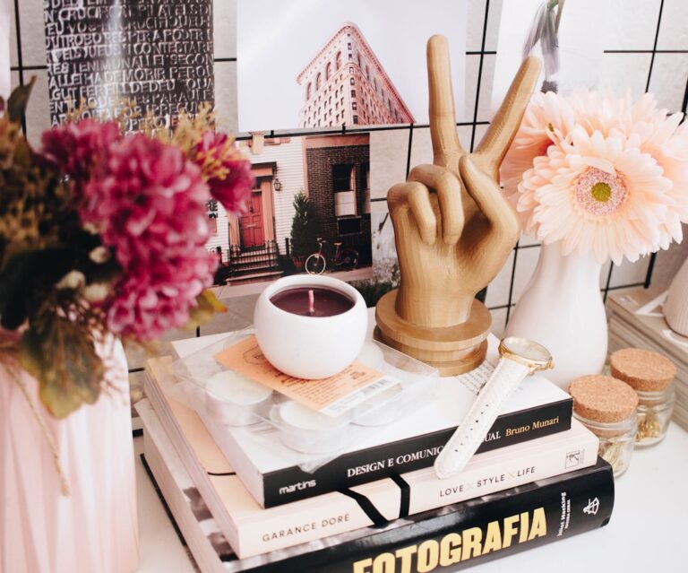 Accessorizing Your Home: The Art of Choosing the Right Decor Pieces